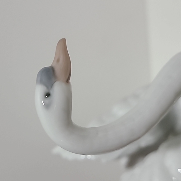 LLADRO Vintage Porcelain White Swan Handmade in Spain - Picture 6 of 8